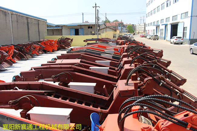 扒渣機(jī)廠(chǎng)家2.jpg